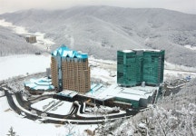 전통놀이에 경품까지…명절 기분은 리조트에서?