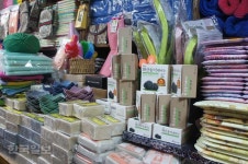 [목욕재개] 25년 세월을 버틴 남대문의 ‘4평짜리 목욕 잡화점’