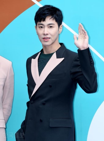 [Hi포토]동방신기 유노윤호 '멋있어도 너무 멋있어'