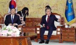 청와대 “북한에 리비아식 핵 해법 적용 불가능… 일괄타결 후 단계적 실천 ‘톱 다운’ 검토”