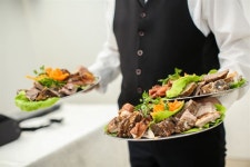 식당ㆍ술집 상용직 줄이고 일용직 늘렸다