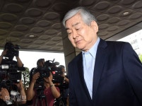 [단독] 조양호, 차명 약국 운영해 1000억원대 부당이득 정황