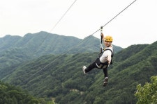 ‘하늘 나는 듯’ 가평 칼봉산에 최대 길이 짚라인