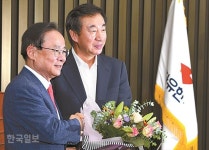 한국당 비대위원장 후보 5명 압축