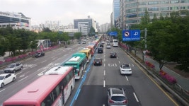 가로변 정류장 만들었더니… 일산 버스전용차로 체증 사라져