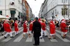7월의 크리스마스, 코펜하겐 세계 산타 총회