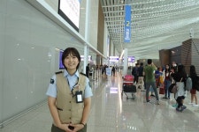 추석 연휴 77만명 출국… “테러 없는 공항 자부심 느껴요”