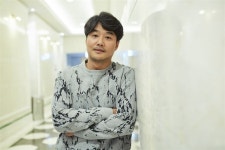 ‘완벽한 타인’ 이재규 감독 “인간의 다중성 보면서 위안 얻기를”