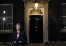 영국 내각, 메이의 브렉시트 합의 초안 지지