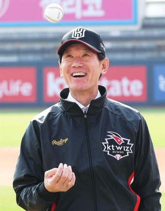 KT 이강철 감독 “모든 선수가 주인공되는 구단으로”