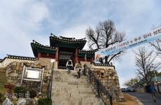 한옥성당ㆍ고려궁터ㆍ방직공장 카페…걸어서 10분 거리에 오밀조밀