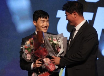 영플레이어상 품은 한승규 “지난해 김민재 보며 수상 꿈꿨다”