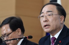 홍남기 “공공기관 사회기반시설 안전 전수조사 실시”
