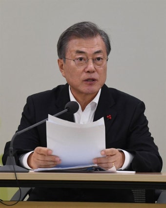 문재인 전 대통령, 제주도 그린수소 산업 지지…환경 친화적 정책 강조