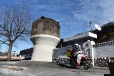 탄광촌 진 자리에 녹슨 철로와 정겨운 옛집