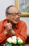 ‘격동의 100년’을 살며 쌓인 철학자의 지혜, 대중을 위로하다