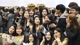 [포토뒷담화]관악에 핀 새내기들의 웃음꽃, 서울대의 입학식