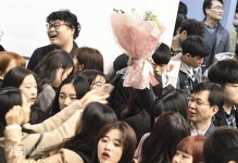 [포토뒷담화]관악에 핀 새내기들의 웃음꽃, 서울대의 입학식