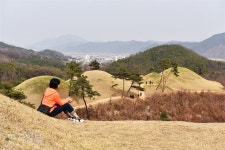아득한 세월 품은 700개의 무덤…신비한 침묵