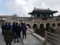 [도시 재발견, 시티투어버스] 수원화성 병풍도 혜경궁 홍씨 가마 “벤츠보다 비싸네”