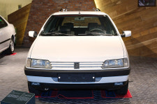 [푸조박물관] 깔끔한 실루엣과 실용성을 더한 푸조 405 SW