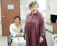 “방안에서 꼼짝 못하던 루게릭 환자, ‘커뮤니티 케어’로 구조했죠”