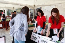 [HI★포토] 녹원회 주최 바자회 참석한 미스코리아들, ‘엄지 척’