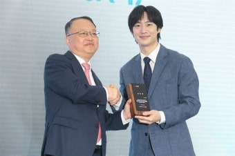 ‘모범납세자’ 이제훈ㆍ서현진, 국세청 홍보대사 위촉