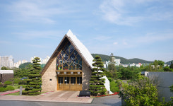 [시승여행] 캐딜락 CTS로 찾은 특별한 공간, 부산 UN기념공원