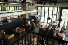 [자동차여행] 쉐보레 볼트 EV로 찾아간 춘천의 맛집, 장호 더 그릴