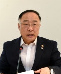 홍남기 “추경안 제출 벌써 63일… 국회 심의도 못해 속 타”