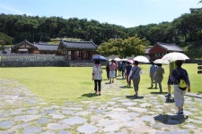 한산모시 멋스러움에, 신성리 갈대밭 속삭임에… ‘여유만만’ 서천