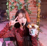 아이유, 팬 선물 간식차 인증 “러브유 고마워요”