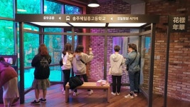 서울에 문 연 방탄 팝업스토어…아미들 “100만원도 안 아까워요”