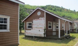 [포토]곳곳이 녹슬고 곰팡이로 변한 금강산관광지구