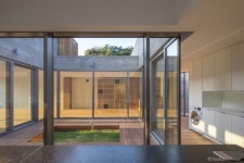 [집 공간 사람] 닫힌 듯 열린… 문학관 꿈꾸는 중정 많은 집