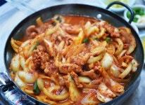 아찔한 구름다리ㆍ정겨운 양떼목장…걷기 딱 좋은 작은 마을