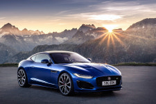 재규어, 더욱 날렵한 눈매를 적용한 신형 F-타입 공개