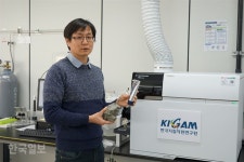 “포항ㆍ경주에 흔한 ‘떡돌’이 암 치료제 효능 크게 높여”