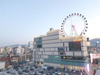 ‘도심에 대관람차가….’ 대구 동성로에 테마파크 쇼핑몰 개장