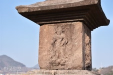 영양 ‘시인의 마을’ 가는 길에 절간 없는 석탑 하나