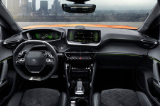 [리뷰] 대담하고 강렬하게 돌아온 푸조 2008