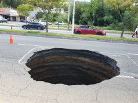 포항 잇따른 대형 ‘싱크홀’…원인은 하수도관 부식?