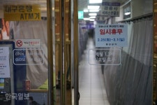 ‘500년 역사’ 서문시장 첫 휴장... 해외언론 앞다퉈 취재경쟁