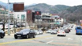 대구 신종코로나 확진 2주… 도심은 텅 비고, 공원은 북새통