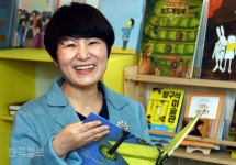 “마을 사람들이 다 모인다면 책방뿐만 아니라 집까지 내어 드릴게요”
