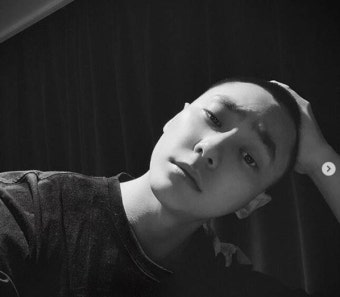 유니크 성주, 오늘(9일) 깜짝 입대… “남자 돼서 돌아올게요”