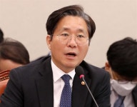 성윤모 산업부 장관 “코로나로 인한 경기 하방 여파 최소 6개월”