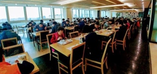 점심 3개조로, 칸막이 설치도… 달라진 공직사회 구내식당 풍경
