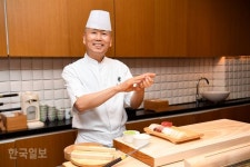 “초밥의 주인공은 밥… 간장은 생선살에만 살짝”
